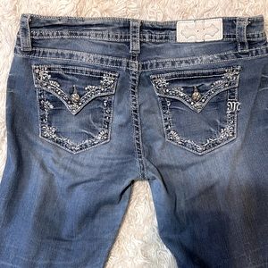 Miss Me Size 33 Signature Skinny. Like new condition.